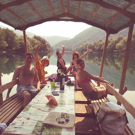 بيهاتش Apartment Terra & Boat Trip المظهر الخارجي الصورة
